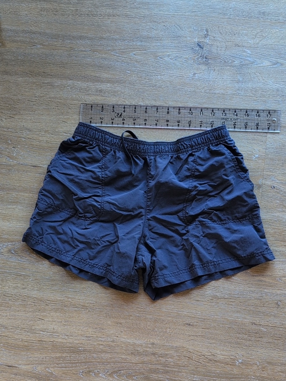 Women’s Vintage Columbia Hiking Shorts, Navy Blue, Size Medium